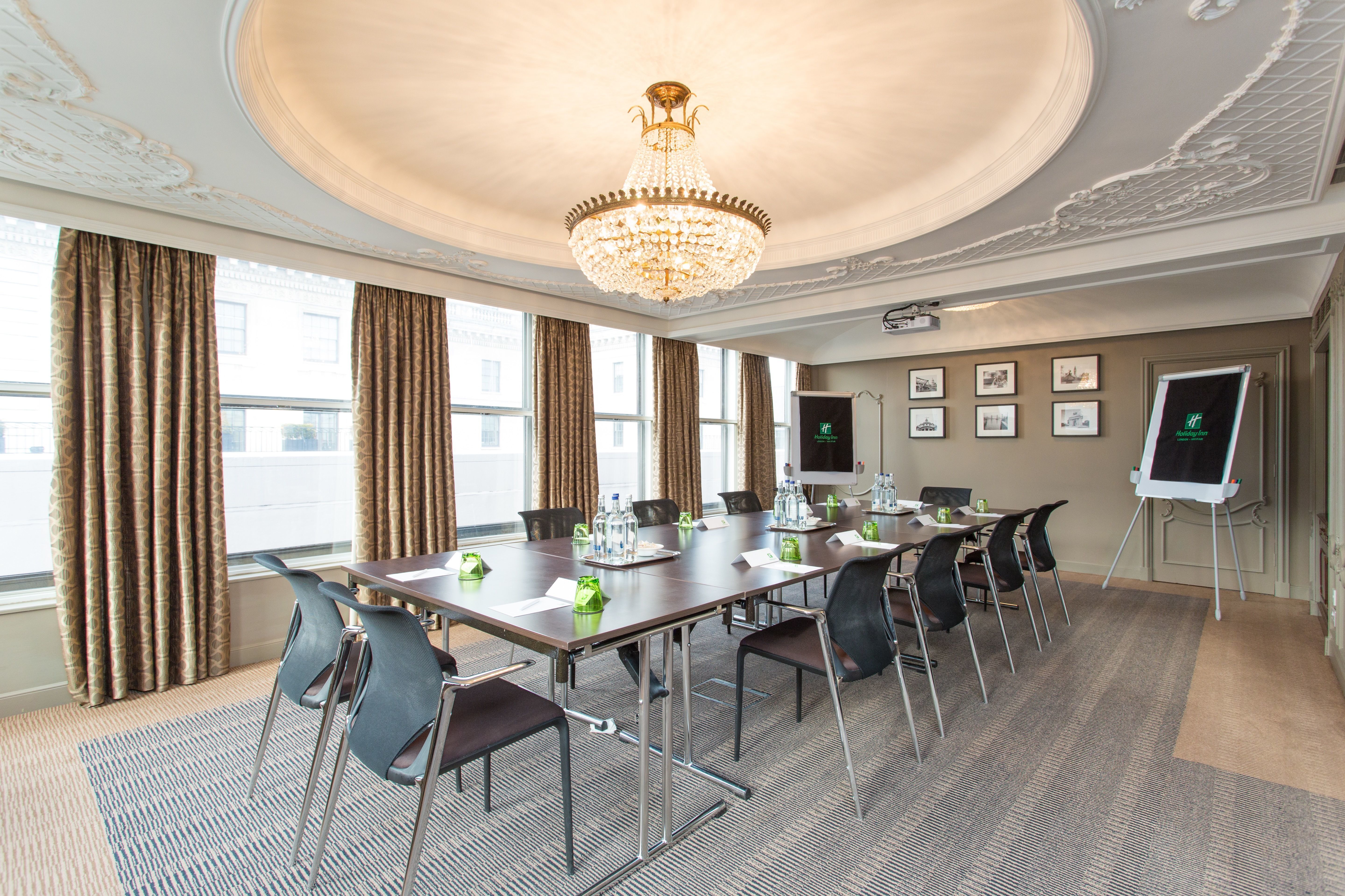 The Moving Toyshop 1