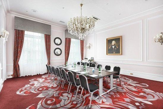 Everything is Illuminated 0