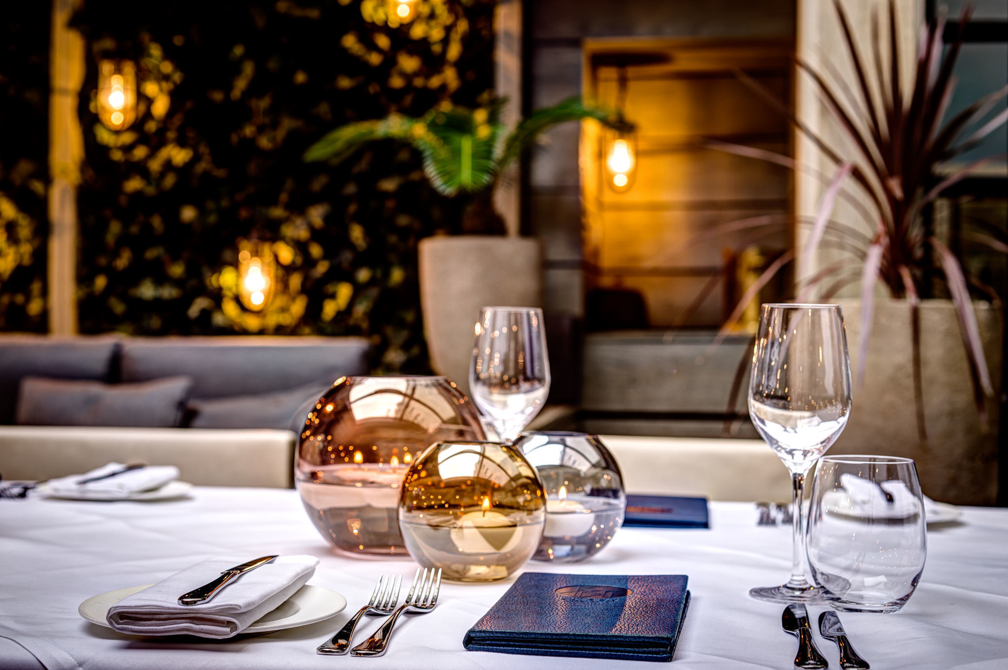 The Mirror Crack'd from Side to Side 4