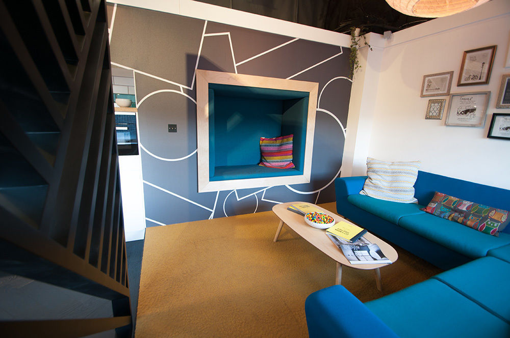 By Grand Central Station I Sat Down and Wept 2