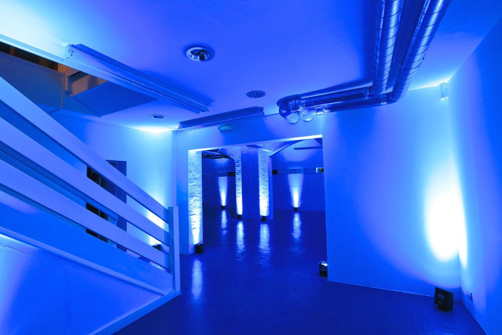 Now Sleeps the Crimson Petal 1