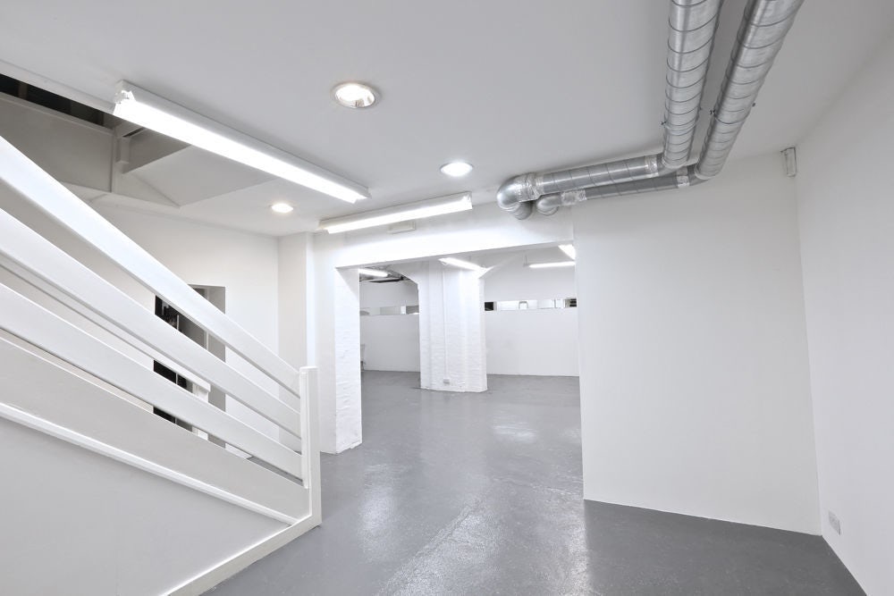 Now Sleeps the Crimson Petal 8