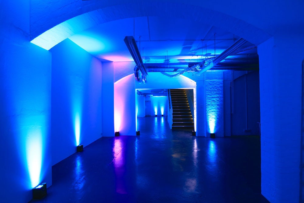 Now Sleeps the Crimson Petal 9