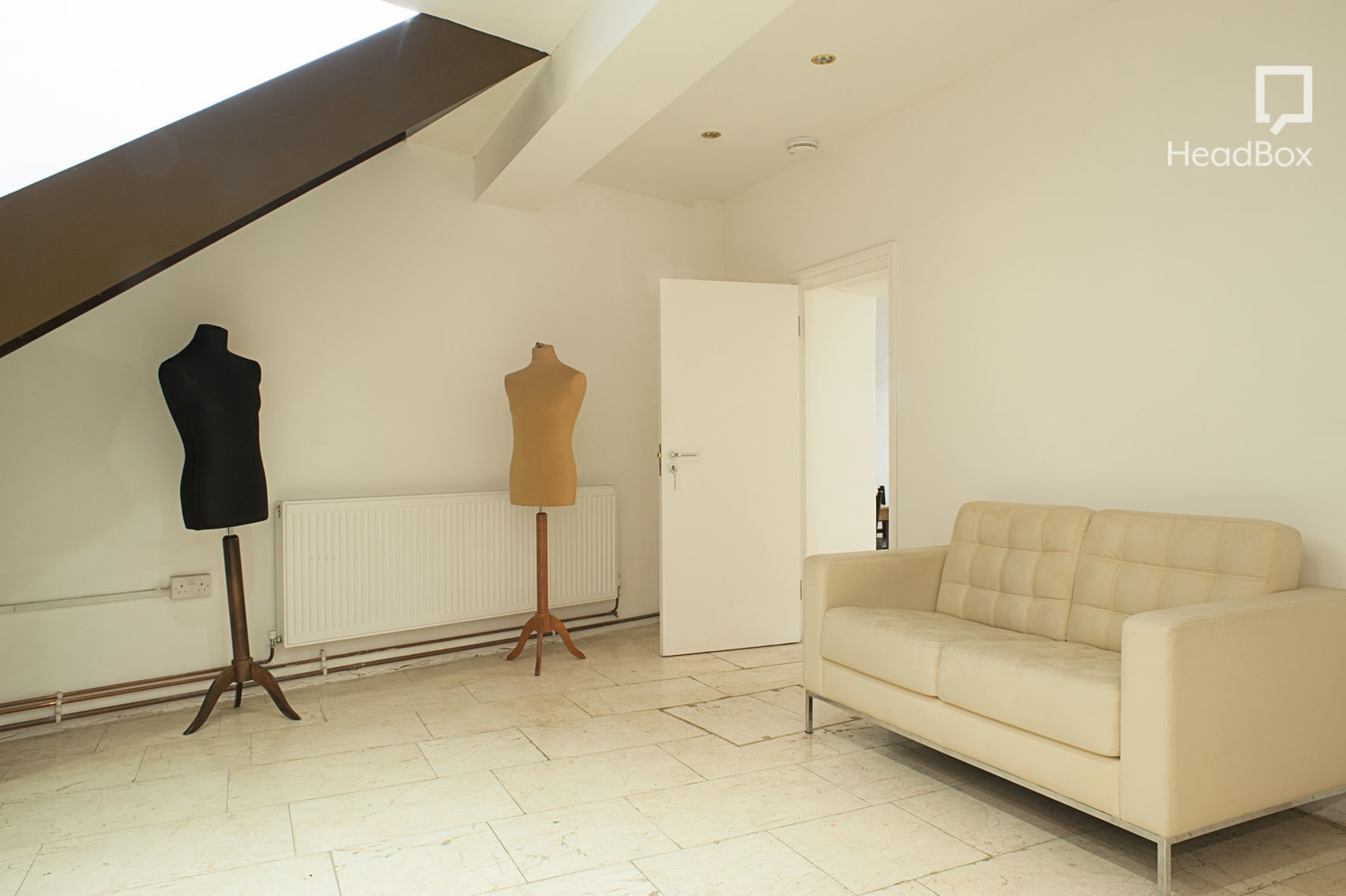 The Monkey's Raincoat 4