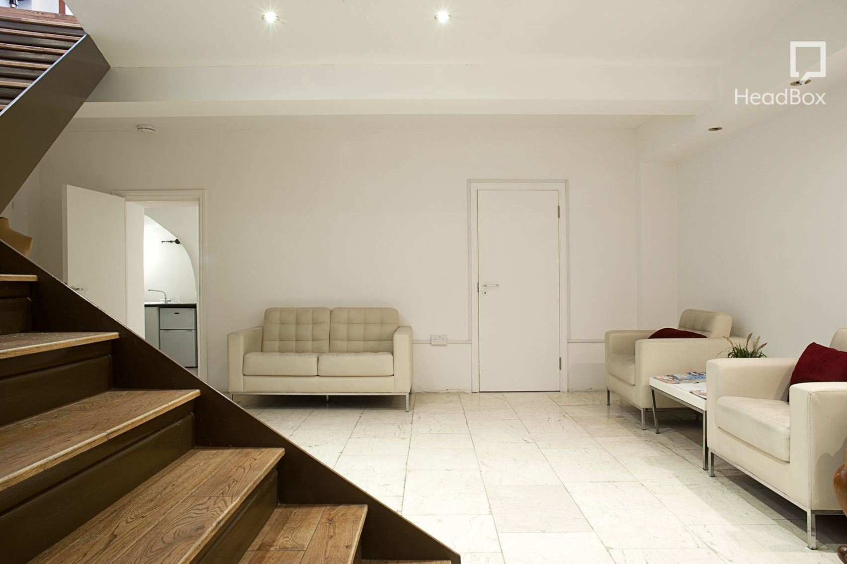 The Monkey's Raincoat 5