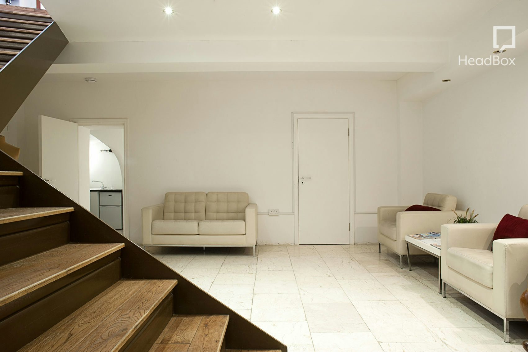 The Monkey's Raincoat 5