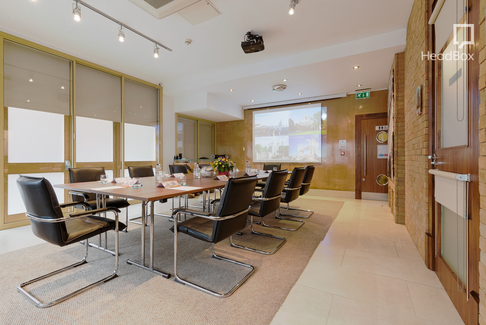 That Hideous Strength 18