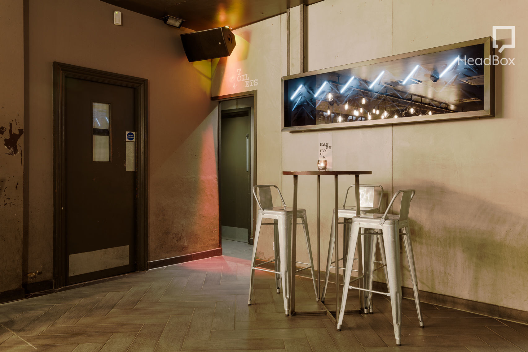 The Wings of the Dove 18