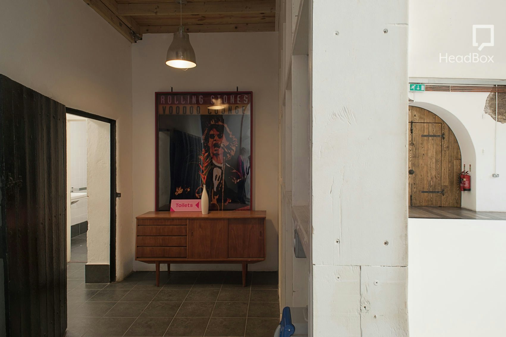 Now Sleeps the Crimson Petal 9