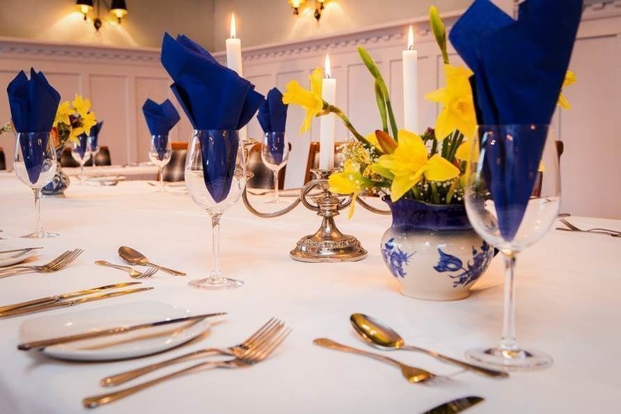 The Mirror Crack'd from Side to Side 0