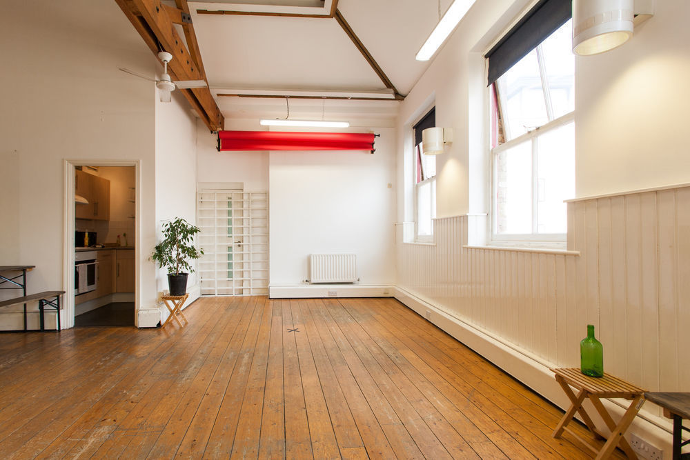 The Wings of the Dove 1