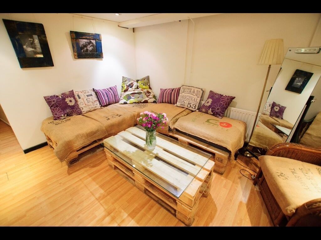 Tirra Lirra by the River 11