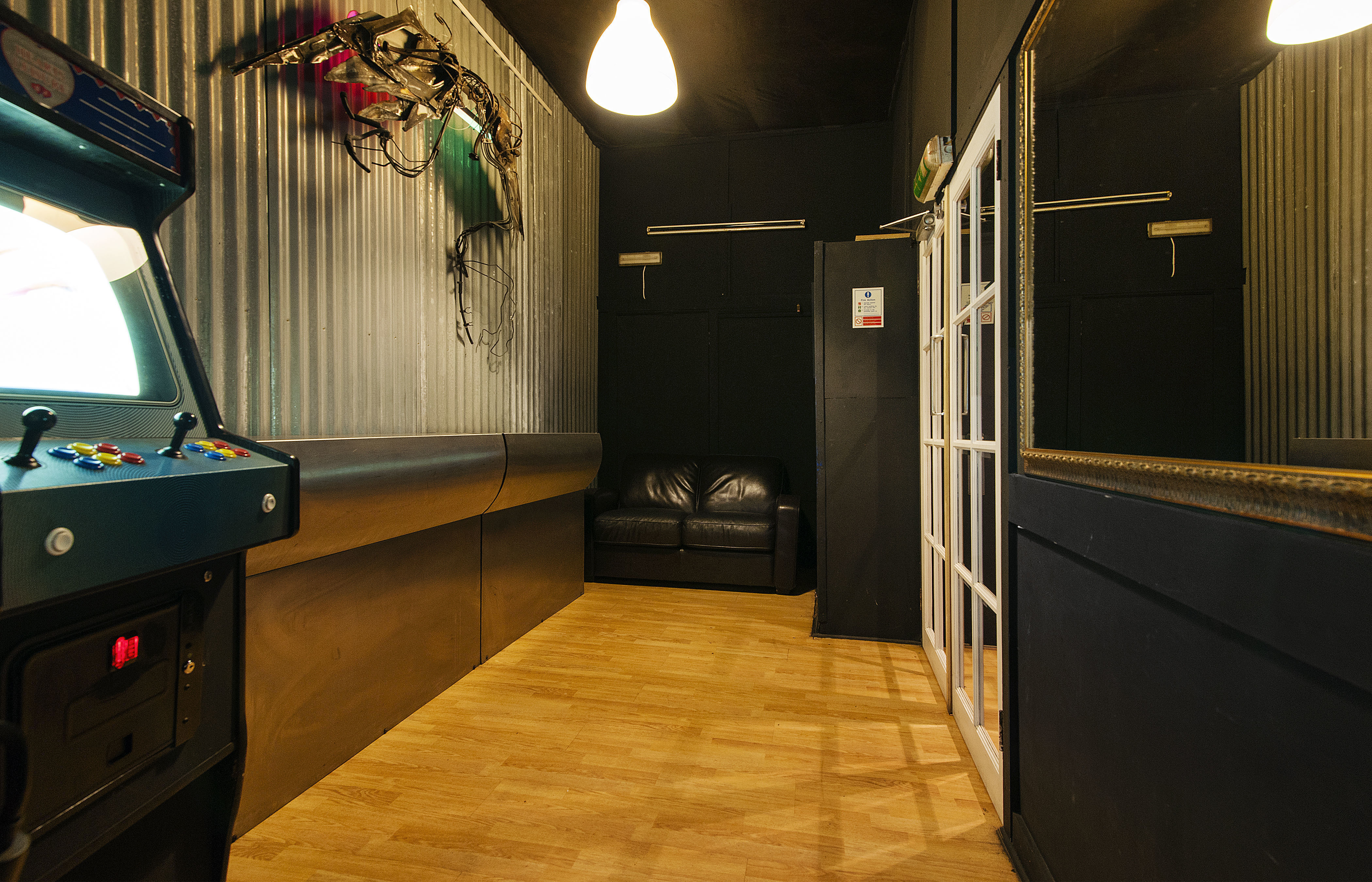 The Monkey's Raincoat 6