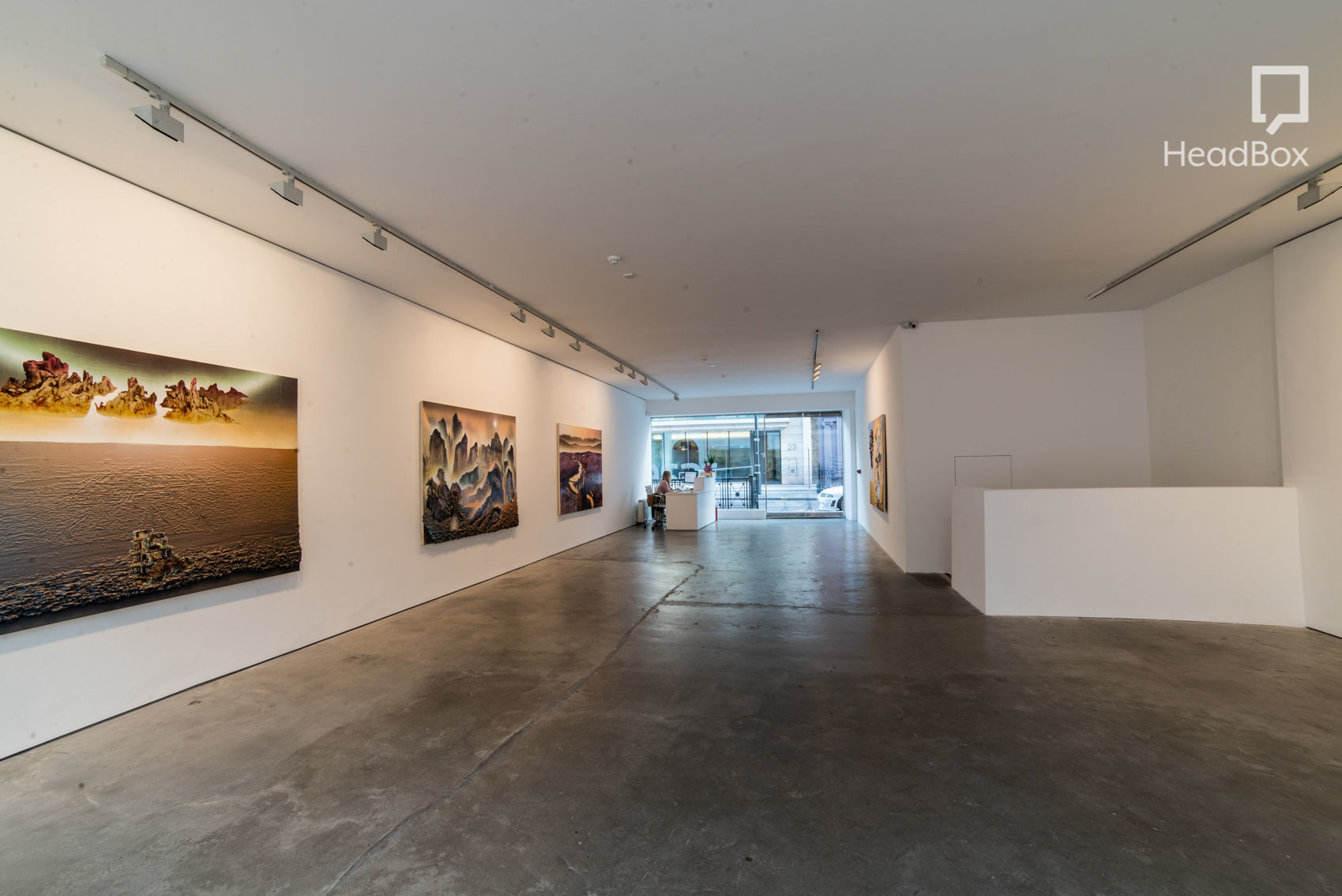 The Mirror Crack'd from Side to Side 5